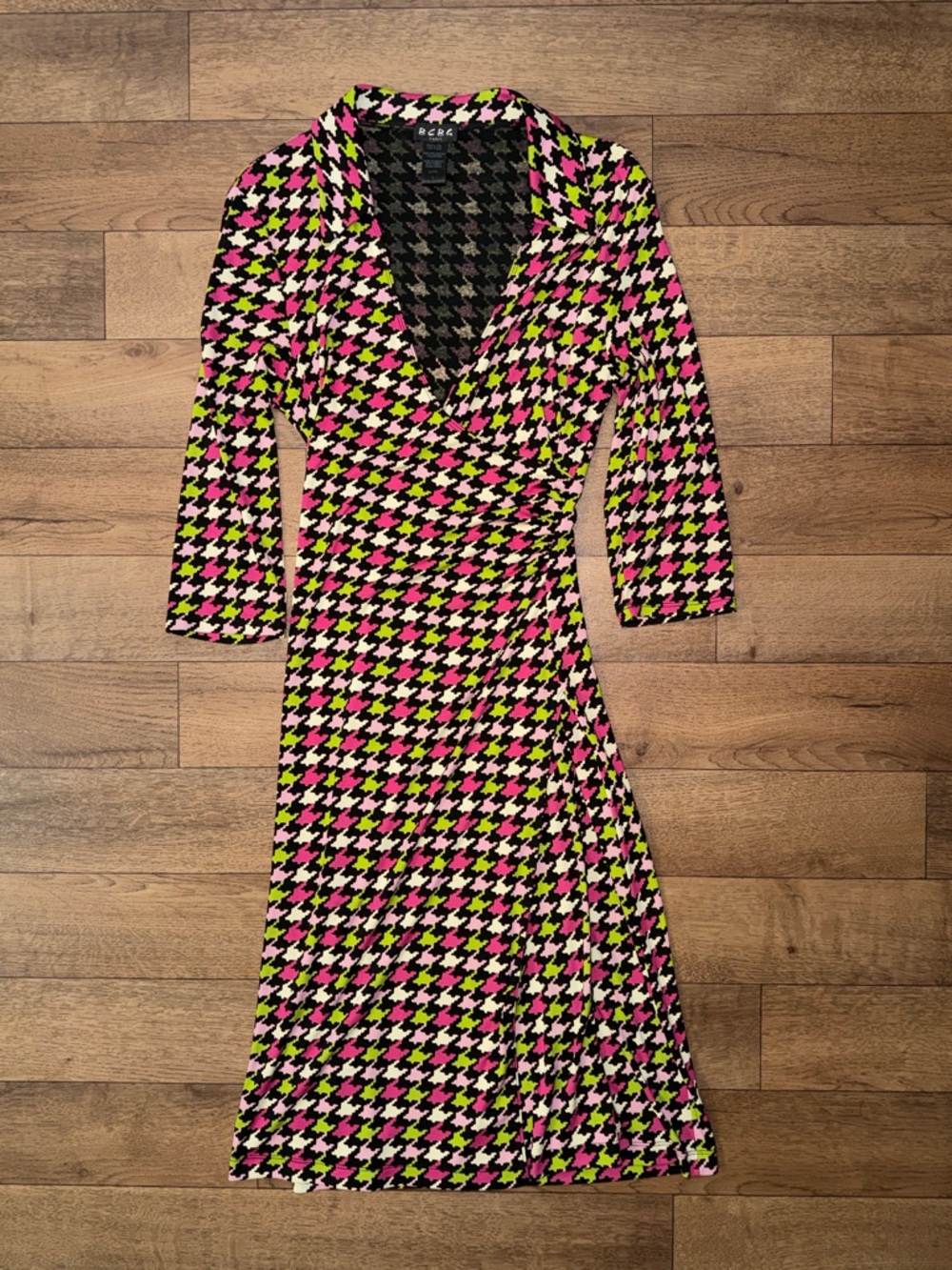 Y2K BCBG Paris Size Large Colorful Houndstooth Dress Dagger Collar Vintage Sexy
